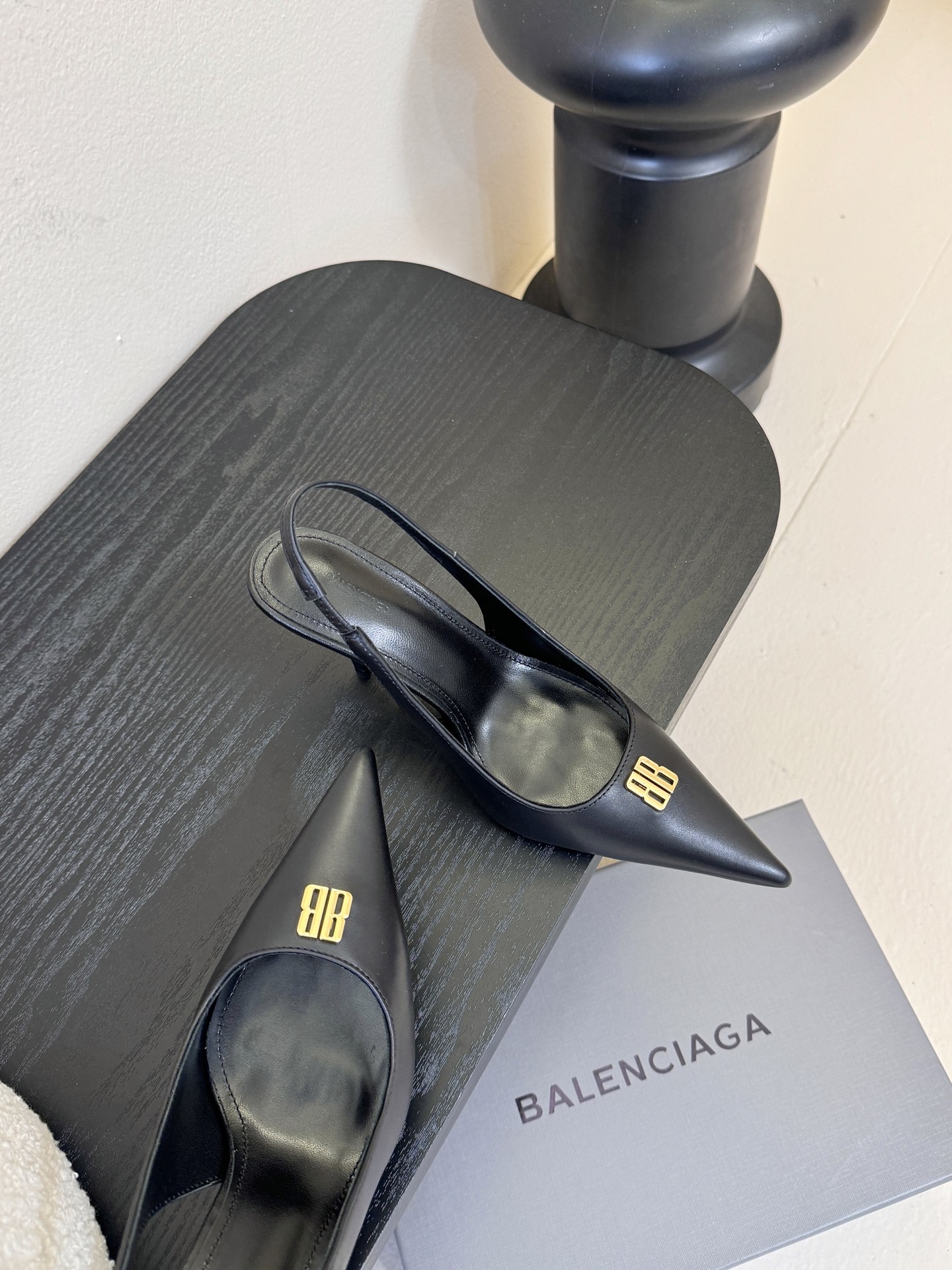 20251018/Balenciaga_251018-1